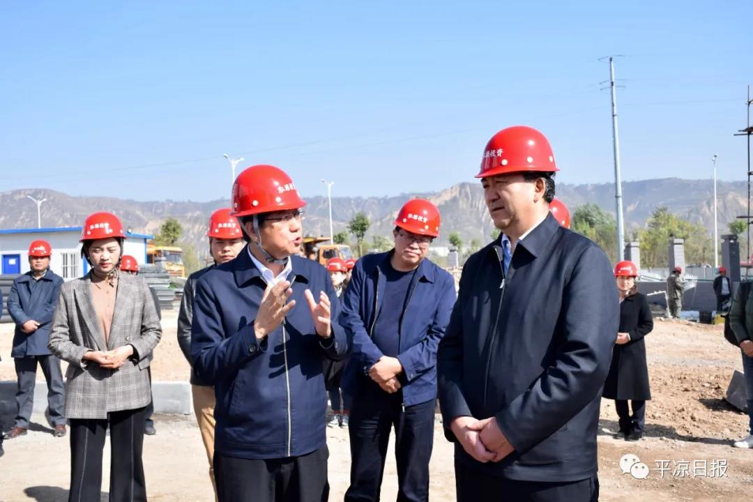 市委書記郭承錄調研智能終端光電產業園建設情況(圖1)