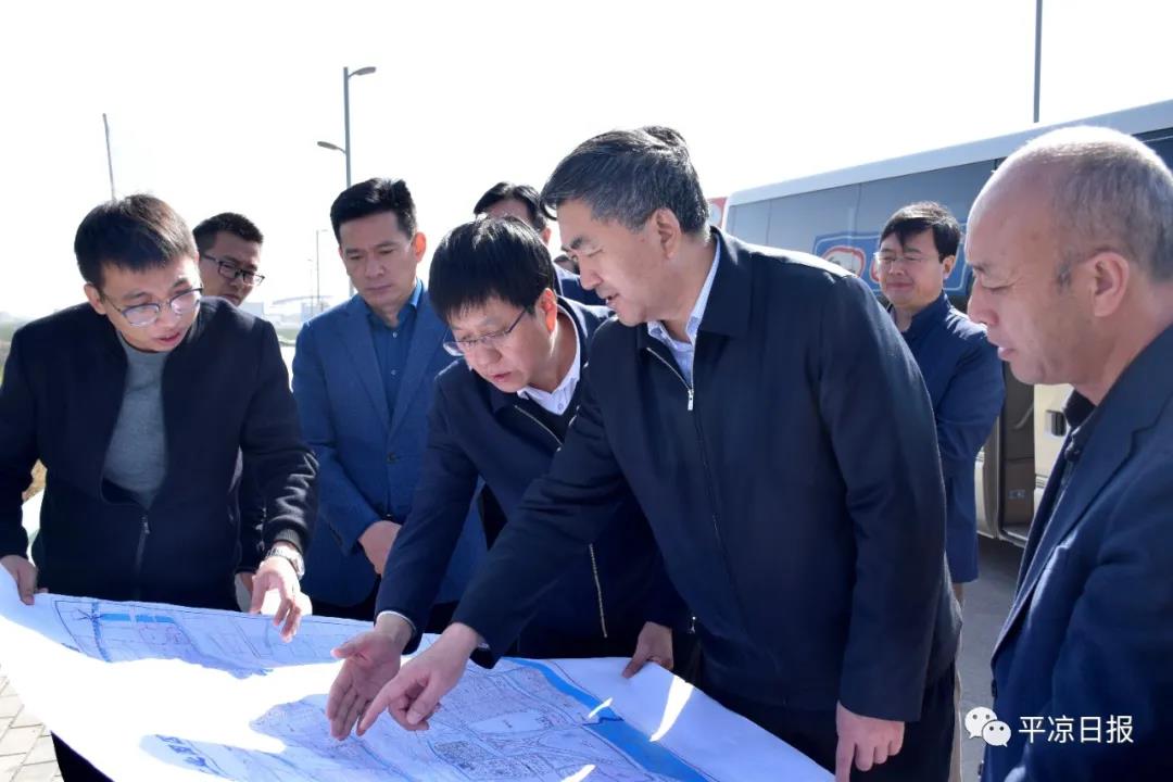 市委書記郭承錄調研智能終端光電產業園建設情況(圖2)