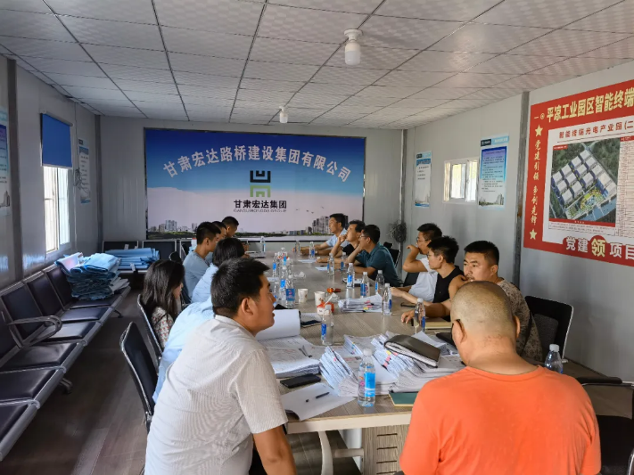泓源公司組織開展中小企業孵化基地項目（二期）廠房及室外配套工程竣工驗收(圖2)