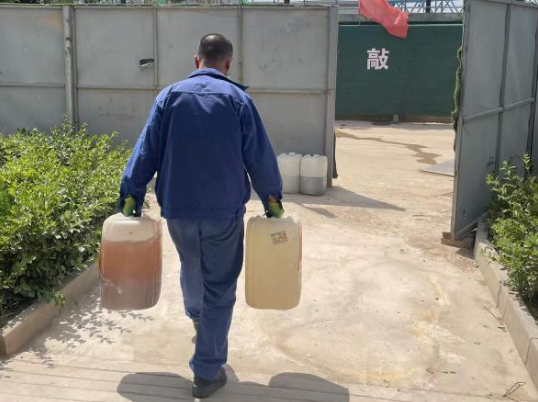 市產投集團城東污水處理公司扎實推進危險廢物規范化處置(圖3)
